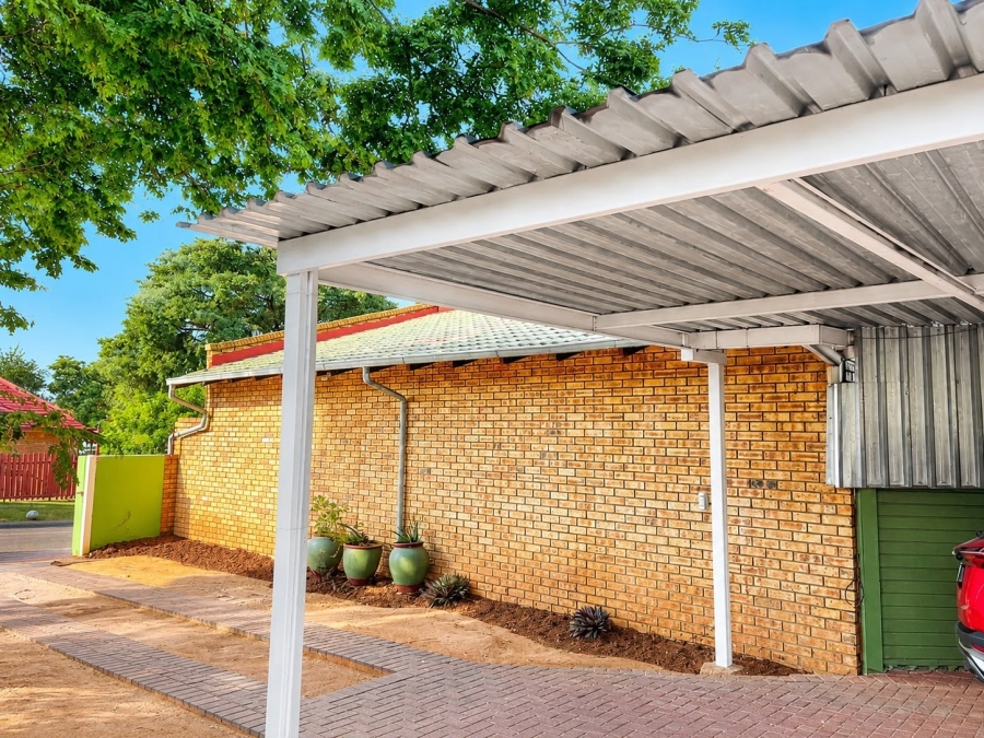 3 Bedroom Property for Sale in Geelhoutpark North West